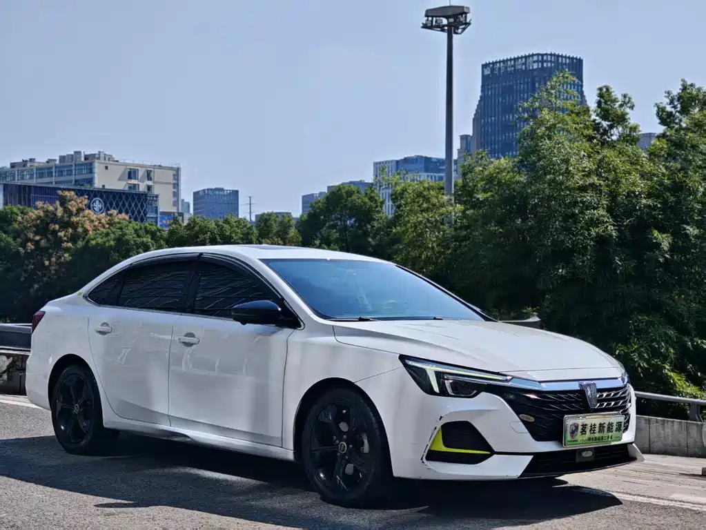 Roewe i6 MAX New Energy — фото 2
