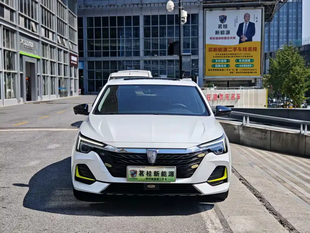 Roewe i6 MAX New Energy — фото 3