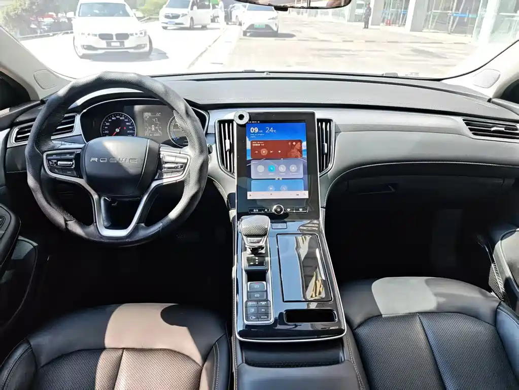 Roewe i6 MAX New Energy — фото 10