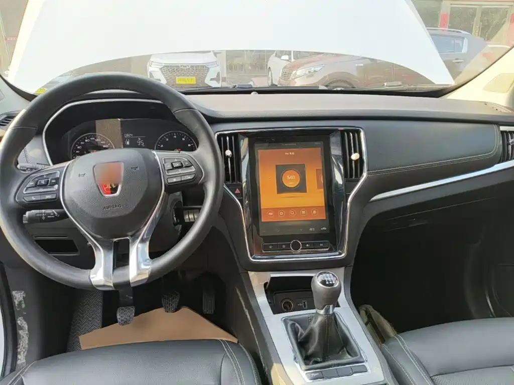 Roewe RX5 — фото 10