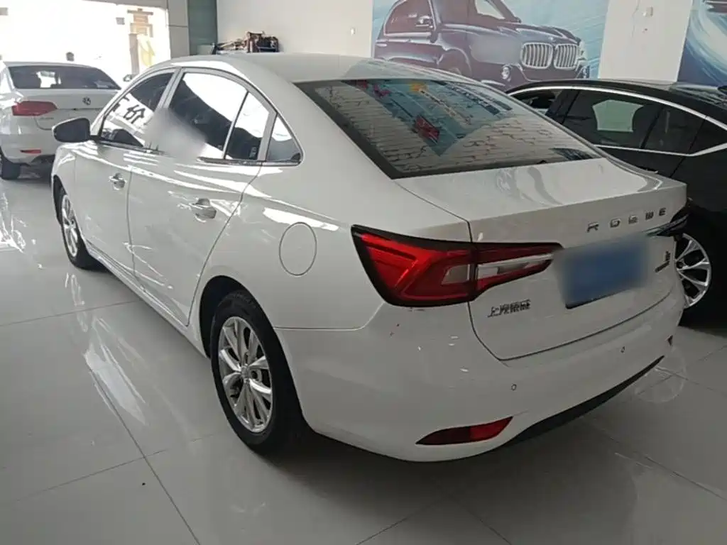 Roewe i5 — фото 5
