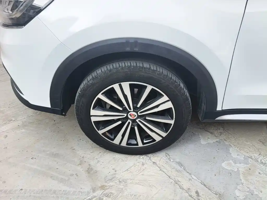 Roewe RX5 — фото 23