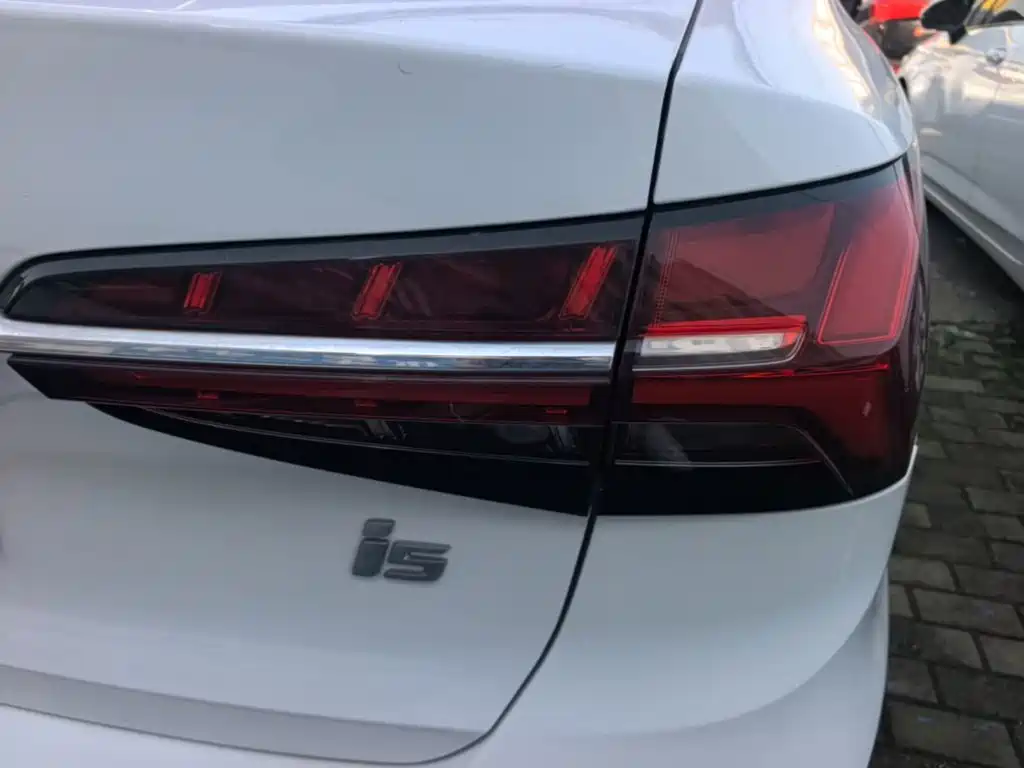Roewe i5 — фото 8