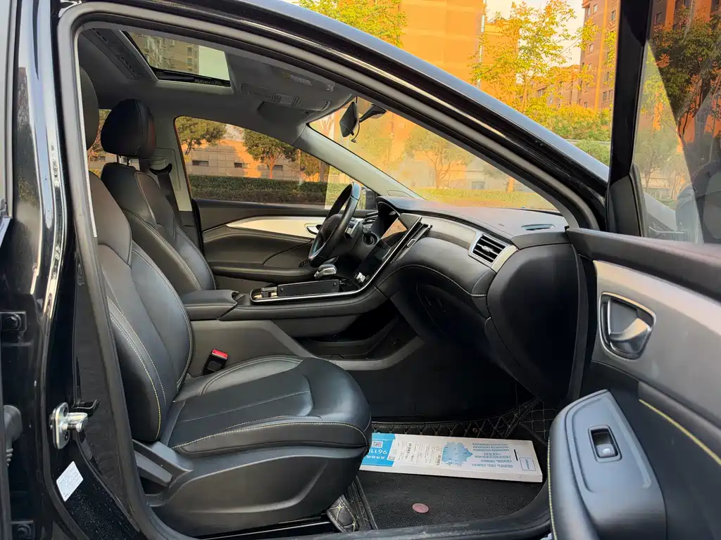 Roewe i6 MAX — фото 6