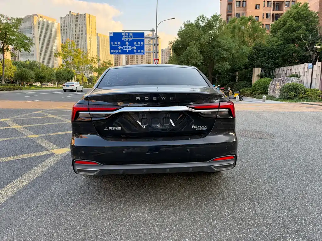 Roewe i6 MAX — фото 10