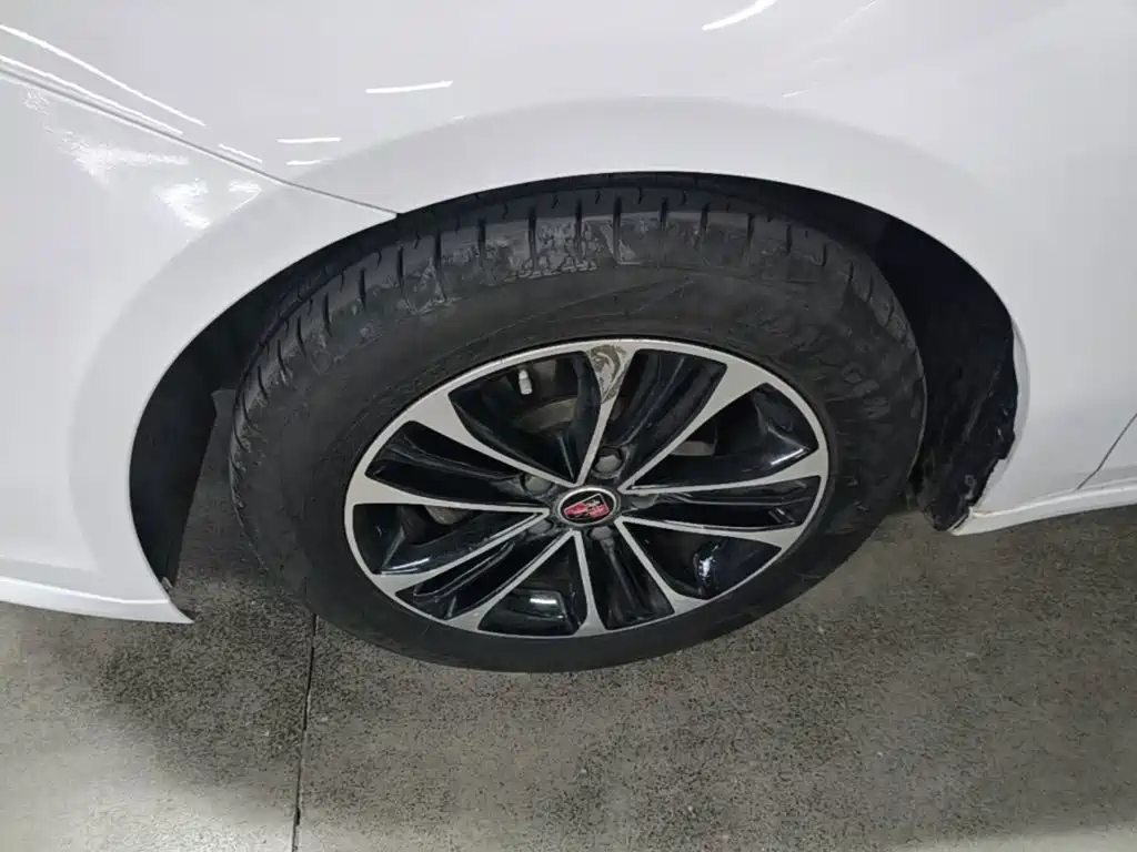 Roewe i6 Classic — фото 23