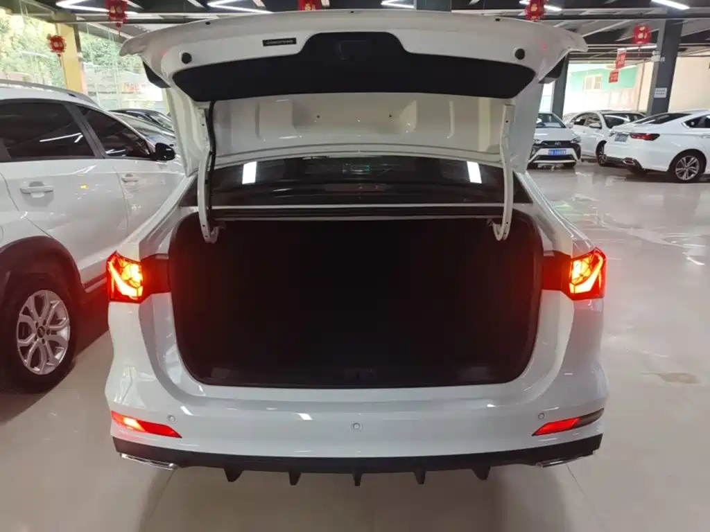 Roewe i5 — фото 19