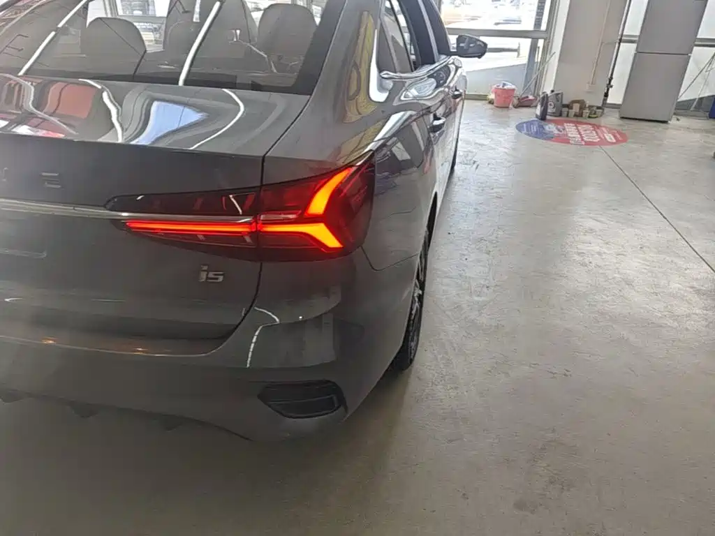 Roewe i5 — фото 8