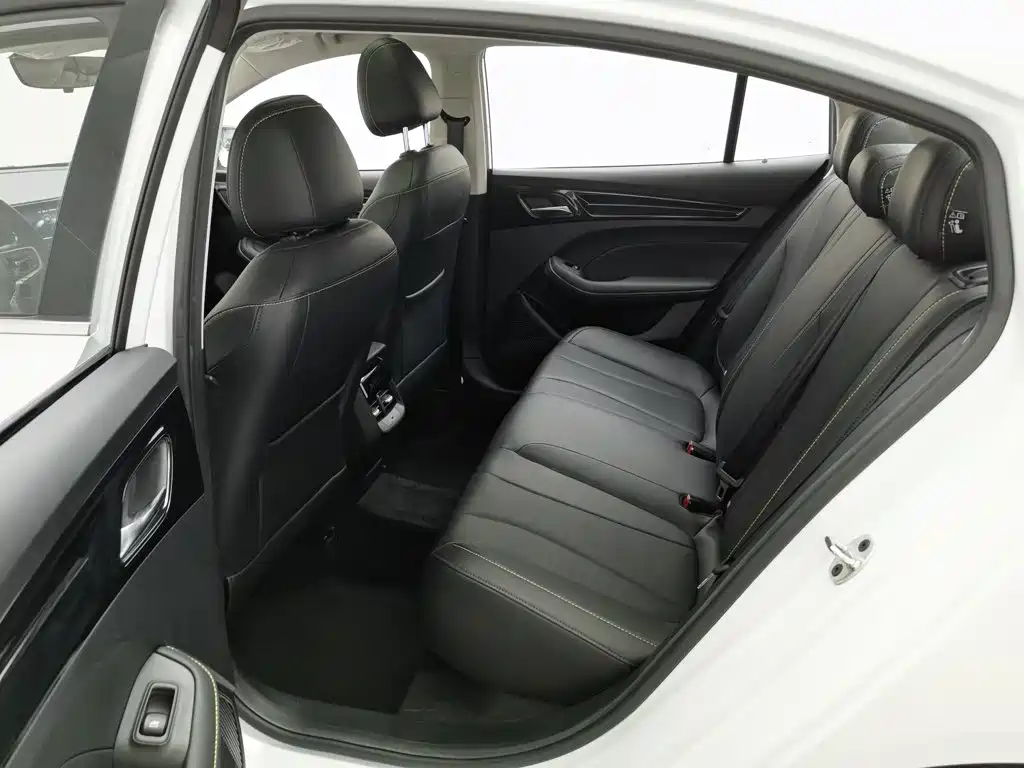Roewe i5 — фото 15