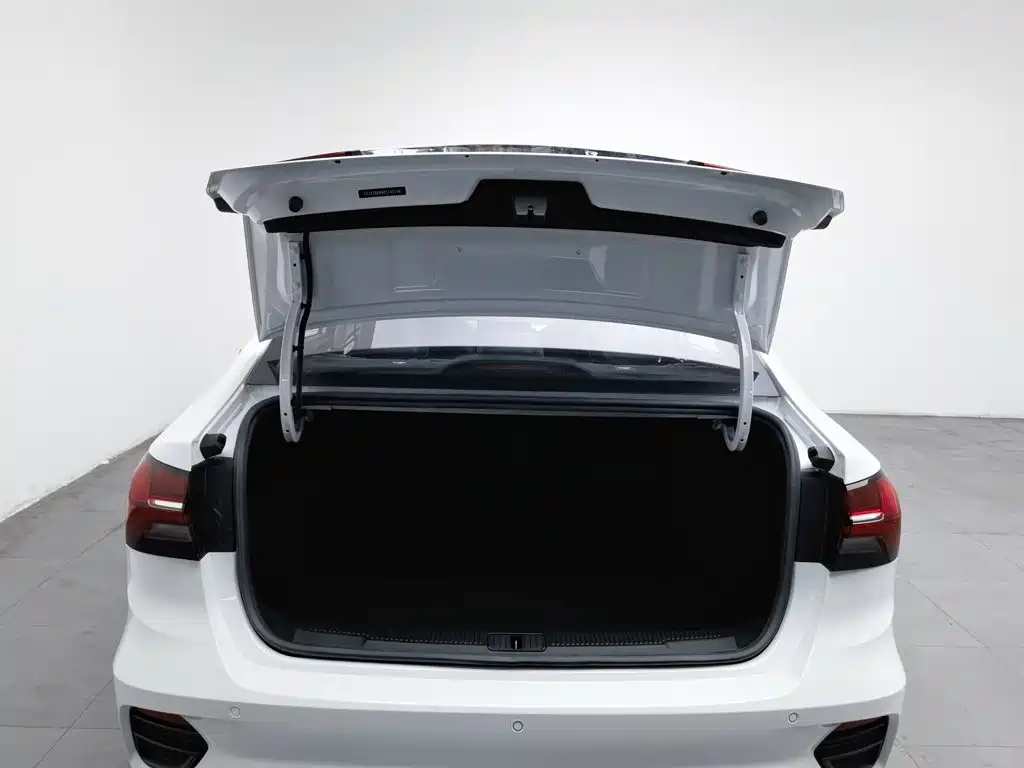 Roewe i5 — фото 16