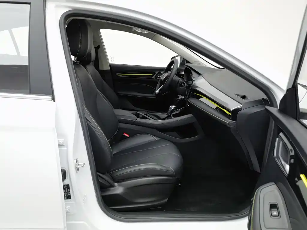 Roewe i5 — фото 23