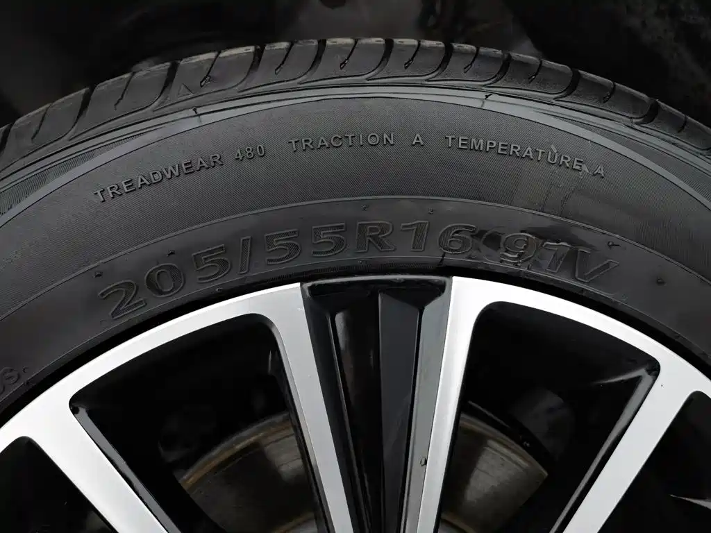 Roewe i5 — фото 24