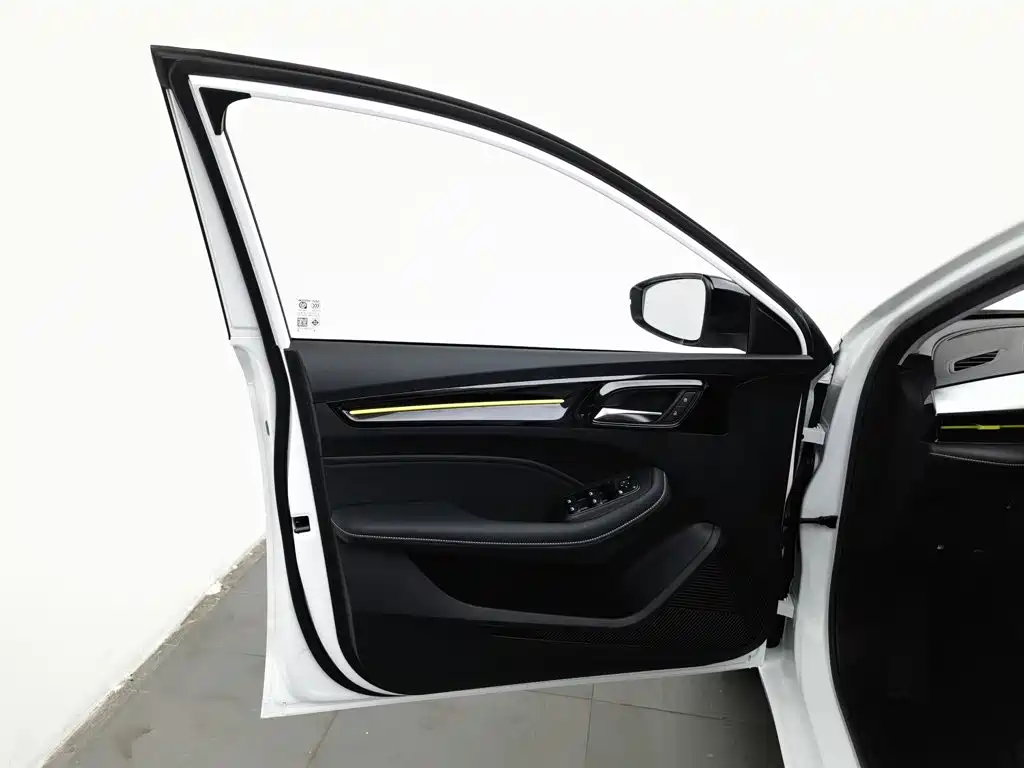 Roewe i5 — фото 8