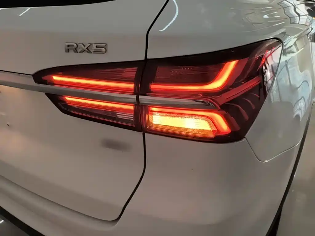 Roewe RX5 — фото 8