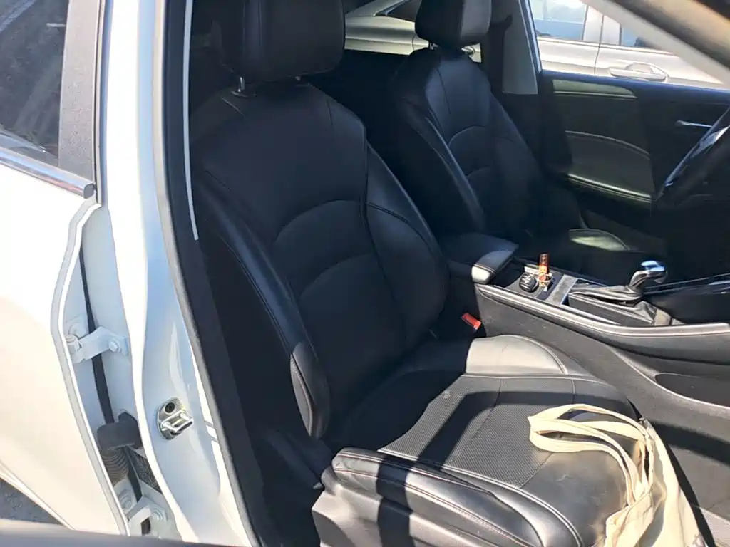Roewe i5 — фото 25