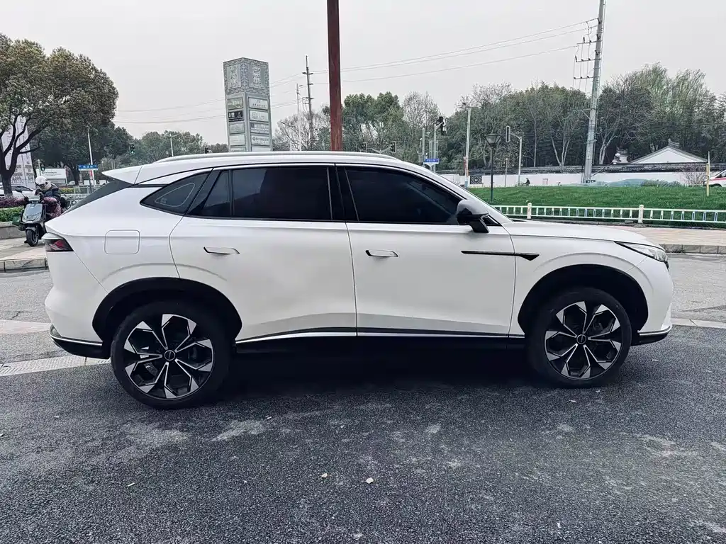 Roewe RX5 — фото 3