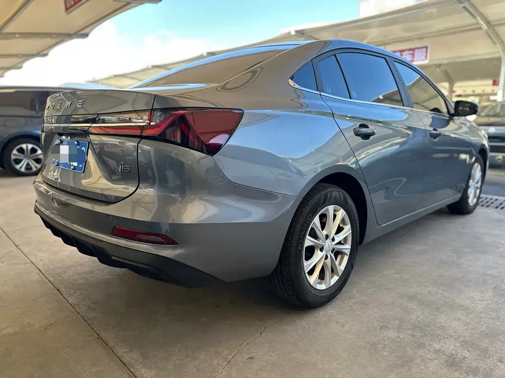 Roewe i5 — фото 15