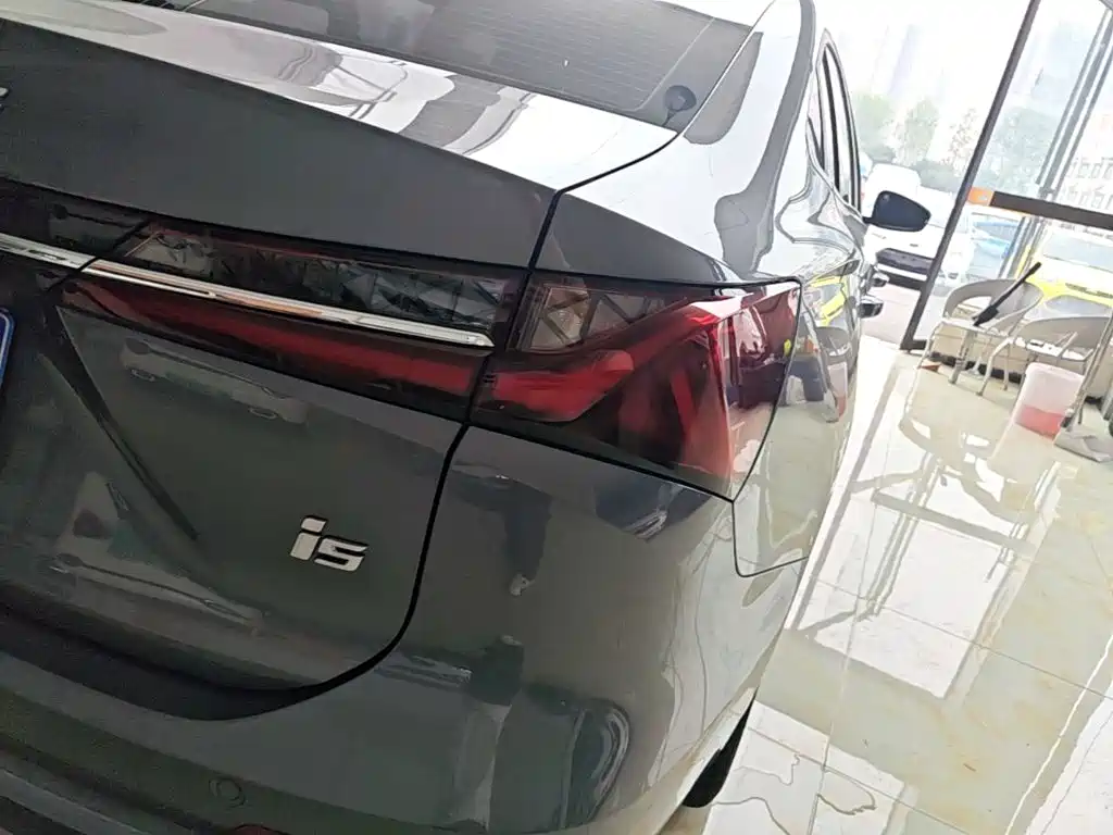 Roewe i5 — фото 8