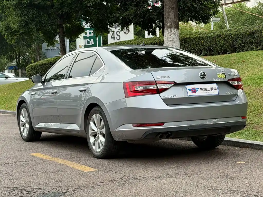 Skoda Superb — фото 4
