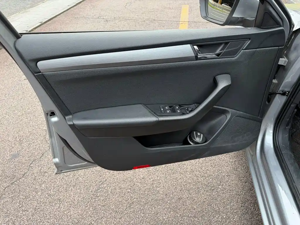 Skoda Superb — фото 6