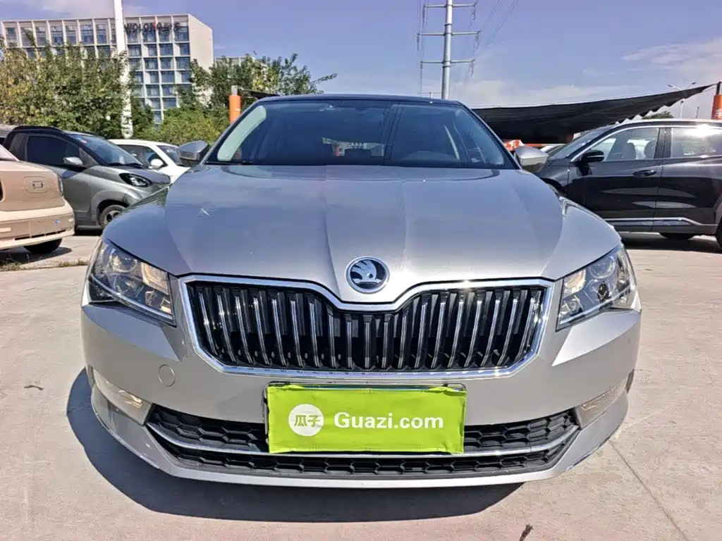 Skoda Superb — фото 3