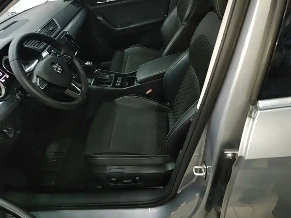 Skoda Superb — фото 15