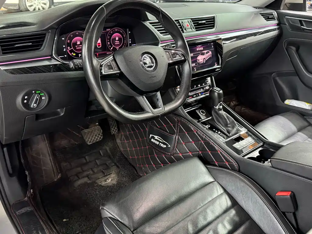 Skoda Superb — фото 9
