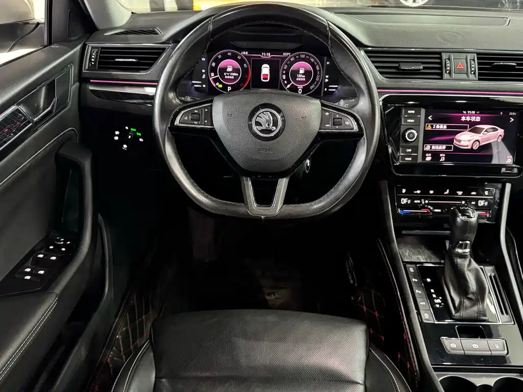 Skoda Superb — фото 10