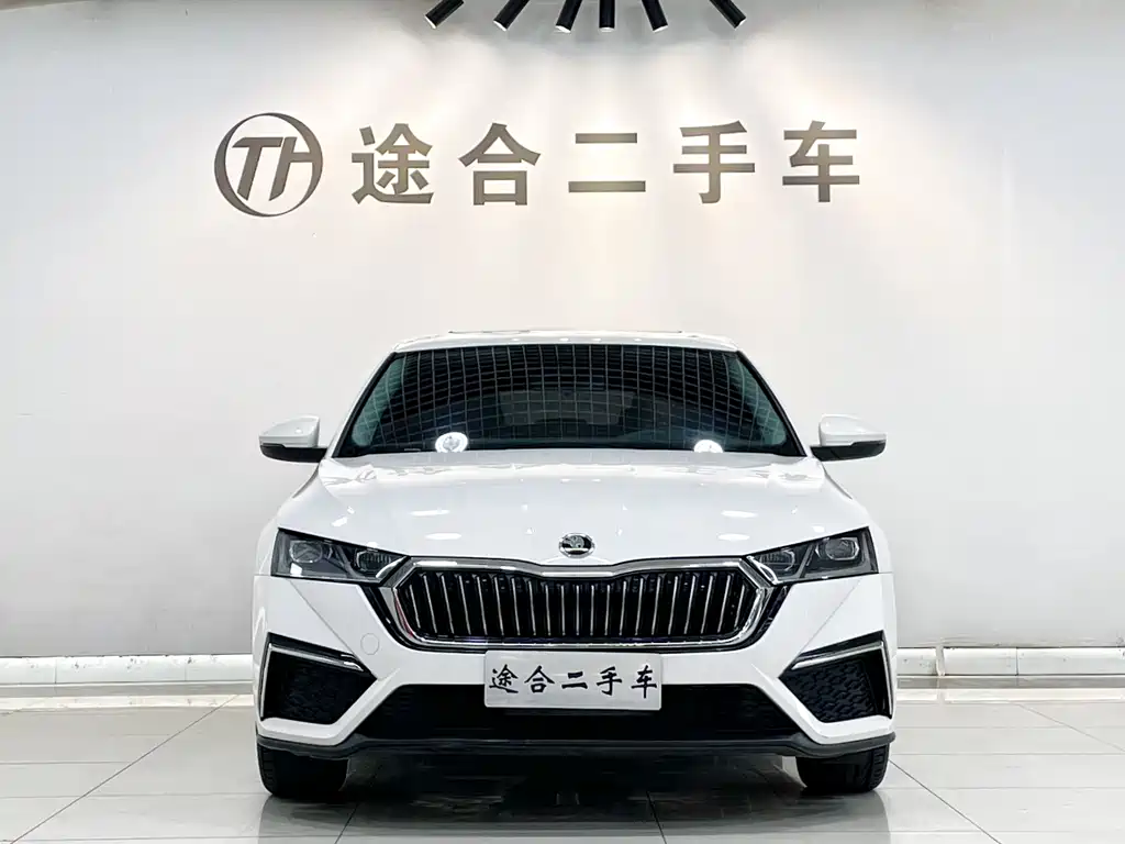 Skoda Octavia — фото 4