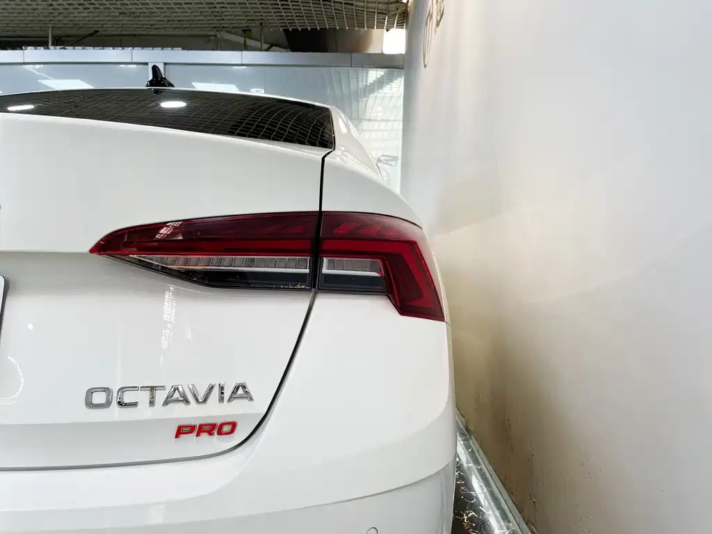 Skoda Octavia — фото 8