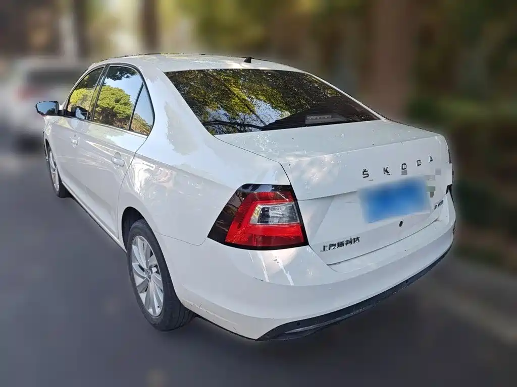 Skoda Rapid — фото 4