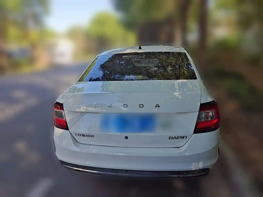 Skoda Rapid — фото 5