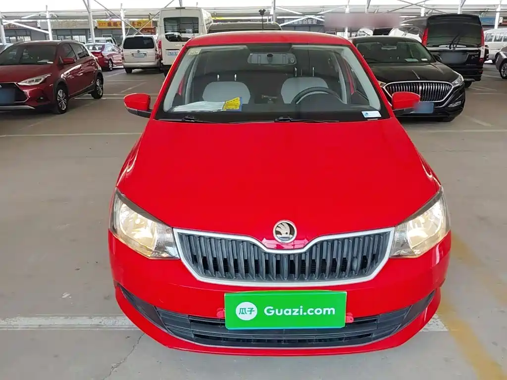 Skoda Fabia — фото 3