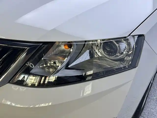 Skoda Rapid — фото 2