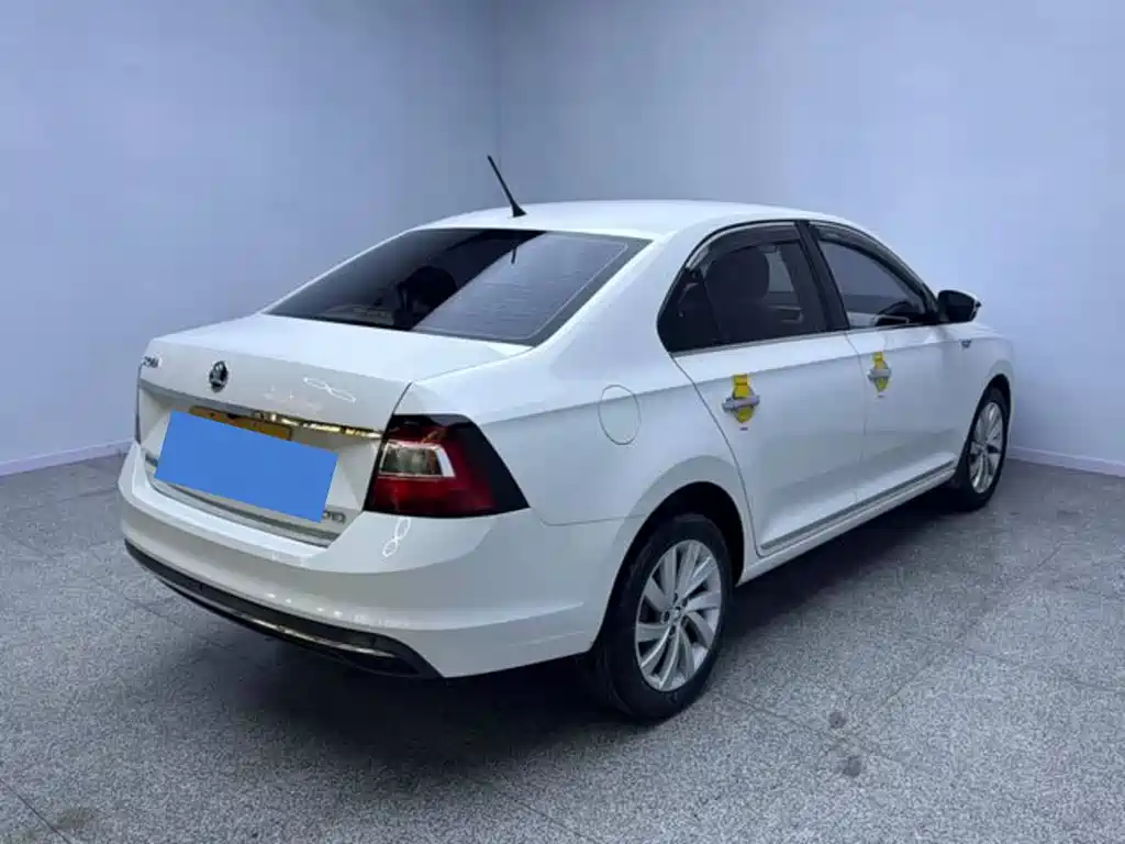 Skoda Rapid — фото 6