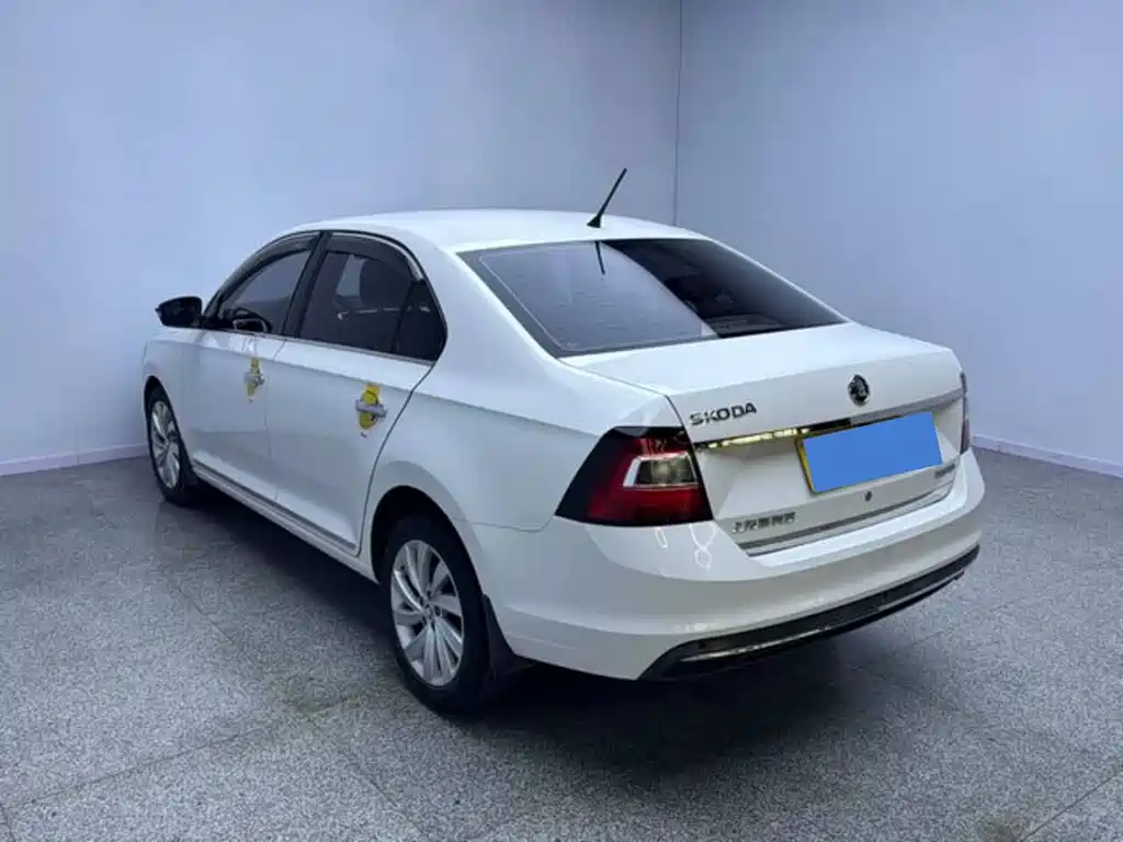Skoda Rapid — фото 8