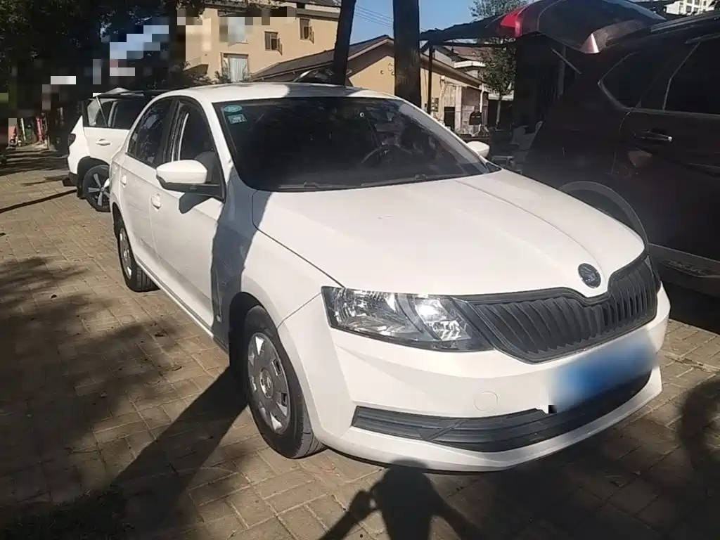 Skoda Rapid — фото 4