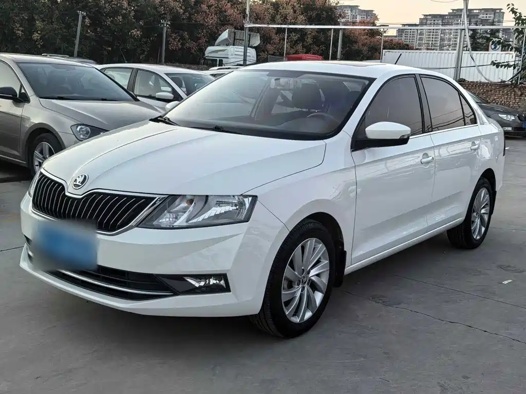 Skoda Rapid — фото 2