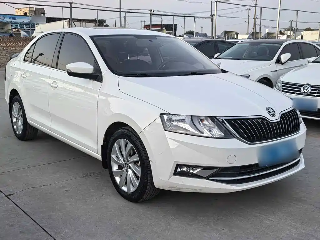 Skoda Rapid — фото 4