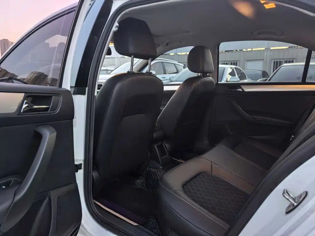Skoda Rapid — фото 10