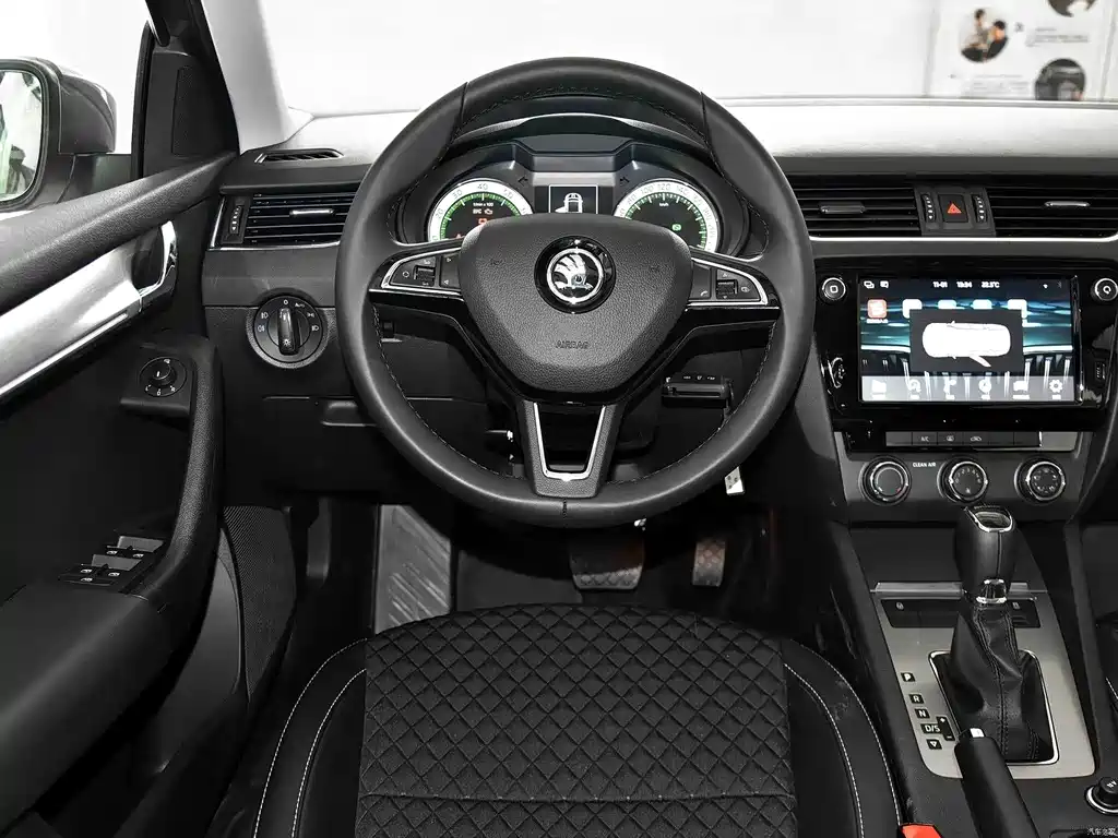 Skoda Octavia — фото 8