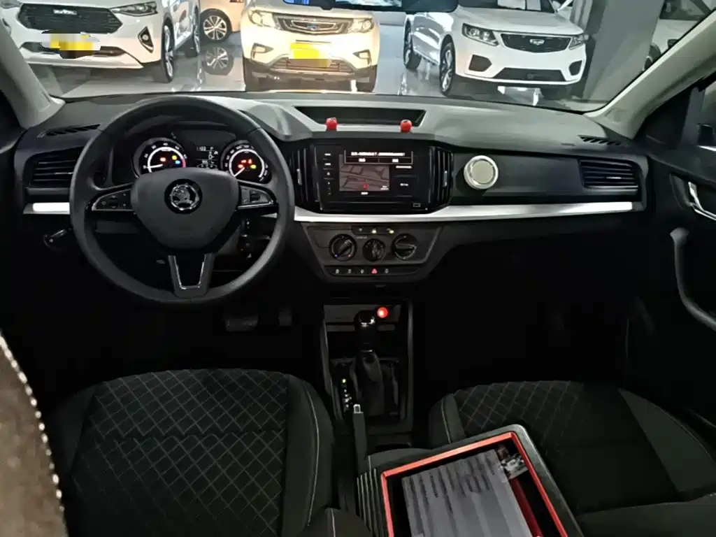 Skoda Kamiq — фото 10