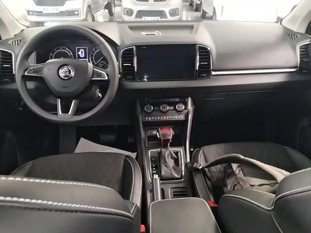 Skoda Karoq — фото 10