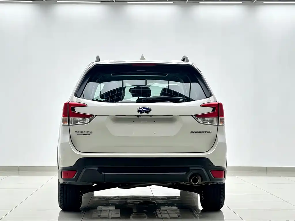 Subaru Forester — фото 5