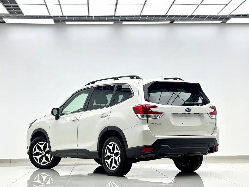 Subaru Forester — фото 6