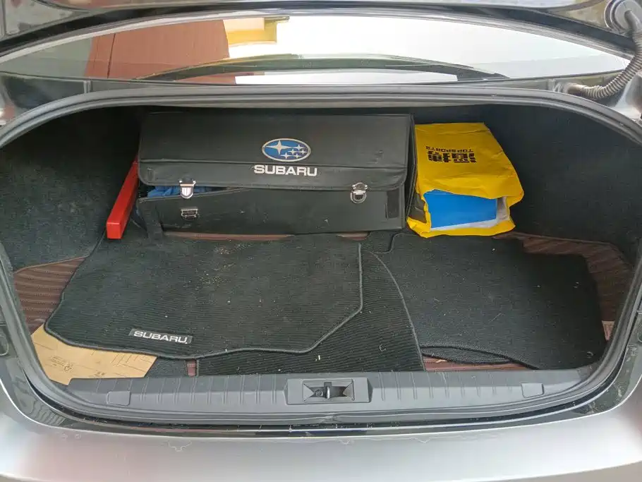 Subaru Legacy — фото 4
