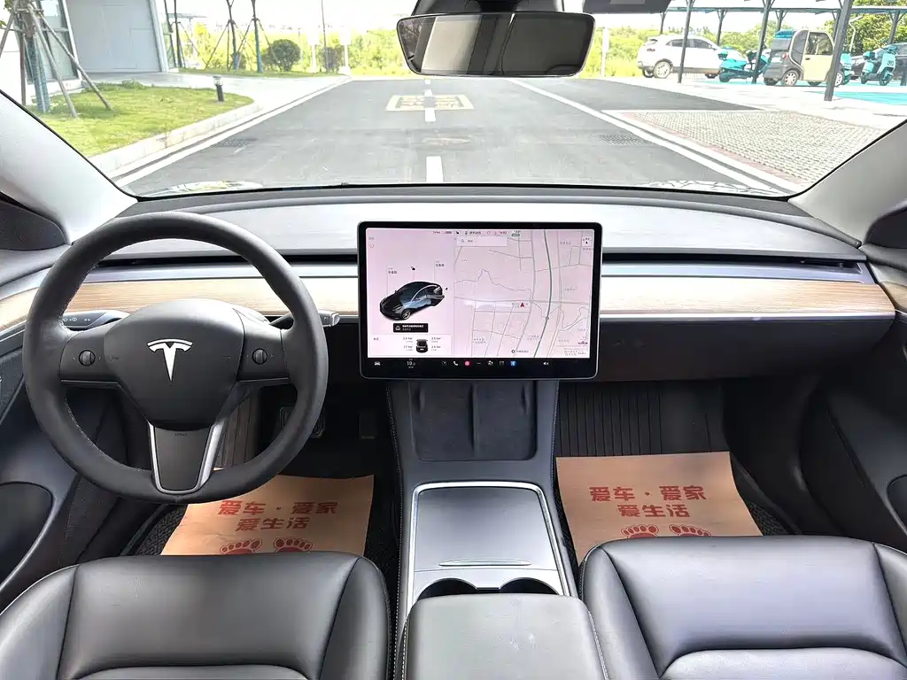 Tesla Model 3 — фото 8