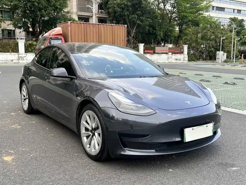 Tesla Model 3 — фото 2