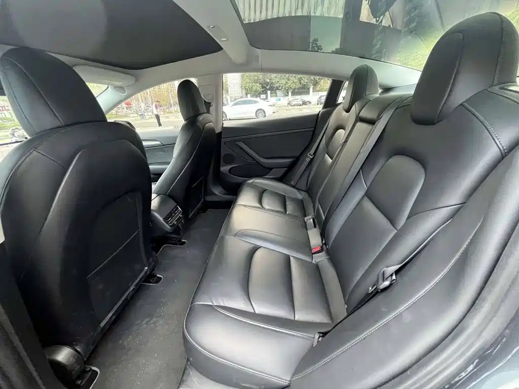 Tesla Model 3 — фото 4
