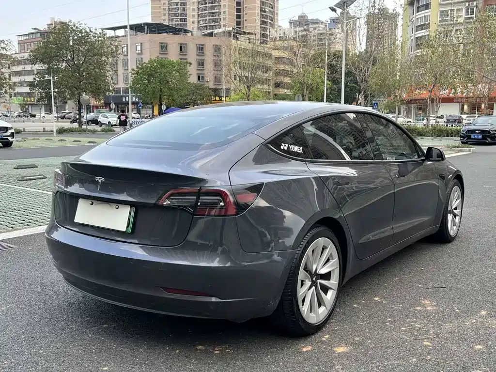 Tesla Model 3 — фото 6